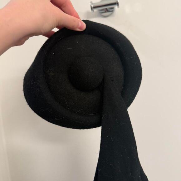 RARE De Pinna‎ Vintage Black Felt Pillbox Hat — Original Box
